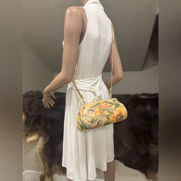 Floral Print Genuine Leather Handmade Unique Bow Kisslock Baguette Bag, 3 Straps - Picture 6 of 16